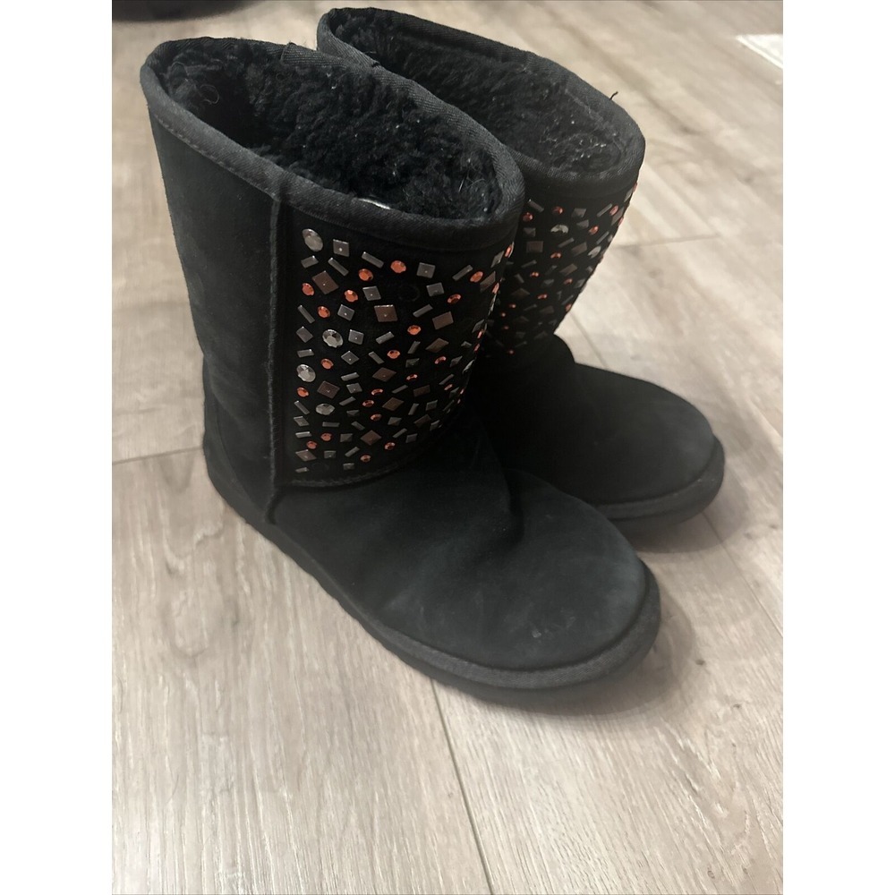 UGG Classic Womens Boots Size 8 Short Stud II Black Suede Fur Metal 1119102